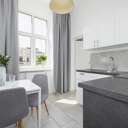 2-Bedroom Apartment - Dluga 65 Краків Екстер'єр фото